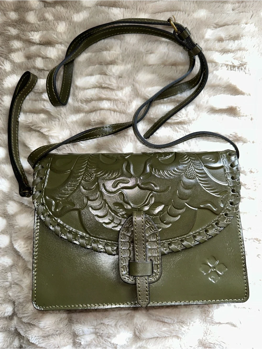 ✨NWOT✨ Patricia Nash Olive Green Women's Embossed Leather Purse
